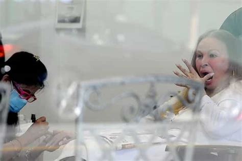 Raquel Welch dies at 82: Know about cause of death, career, net worth ...