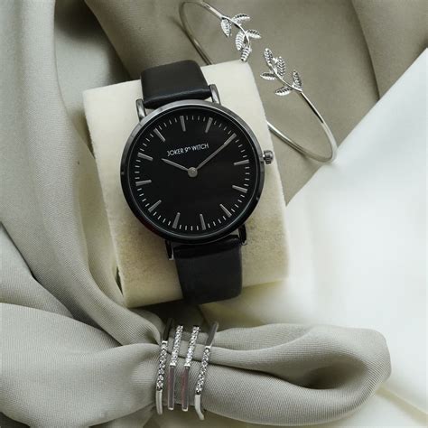 Shop Joker & Witch Black Watch & Jewellery Gift Set For Women Online