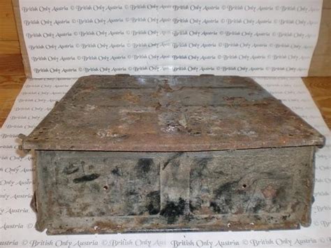 WD. Bsa Triumph. Norton. Ariel. Matchless. Rear Bag Carrier used ...