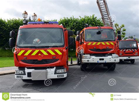 停放的三辆消防车 库存照片 - 图片: 31774443