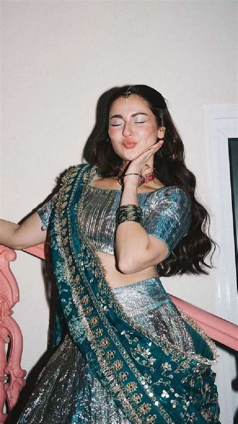 7 Ethnic Outfits For Ramadan 2025 Ft. Pakistani Actresses