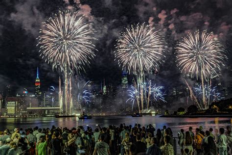 Where and when to watch 2023 Macy's July 4th fireworks in NYC