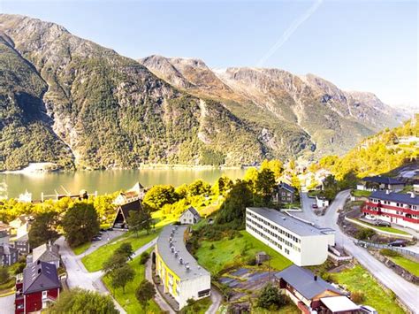 TROLLTUNGA APARTHOTEL (Tyssedal) - Hotel Reviews, Photos, Rate ...