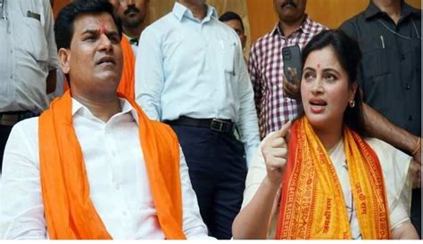 Mp Navneet kaur and husband rana faced another FIR, Hanuman chalisa ...