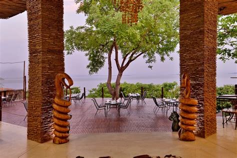 KARIBA SAFARI LODGE, LAKE KARIBA - Hotel Reviews & Photos - Tripadvisor