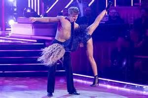 Witney Carson Shares Reaction to Robert Irwin Going Shirtless on 'DWTS'