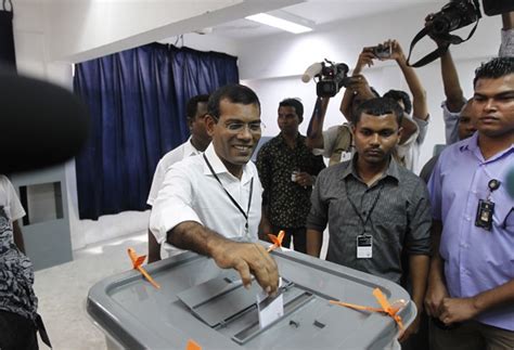 Ousted Nasheed leads in Maldives vote after unrest, run-off looms ...