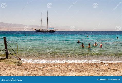 Golf Av Aqaba, Röda Havet, Israel Redaktionell Fotografering för ...