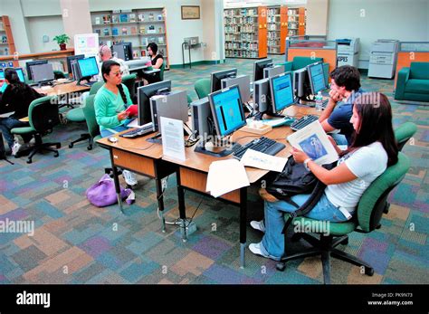Library Computer Room 的图像结果