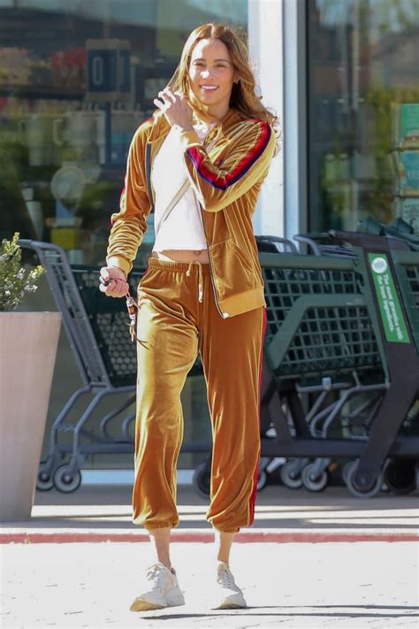 PAULA PATTON Shopping at Whole Foods in Malibu 05/03/2023 - HawtCelebs