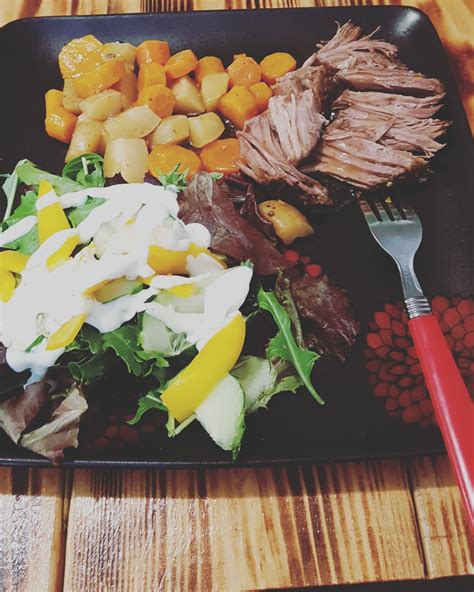 Slow cooker cross rib roast, potatoes and carrots : r/FoodPorn