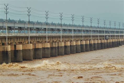 Flood in Bihar: Gandak Barrage releases 1.14 lakh cusecs water, flood ...