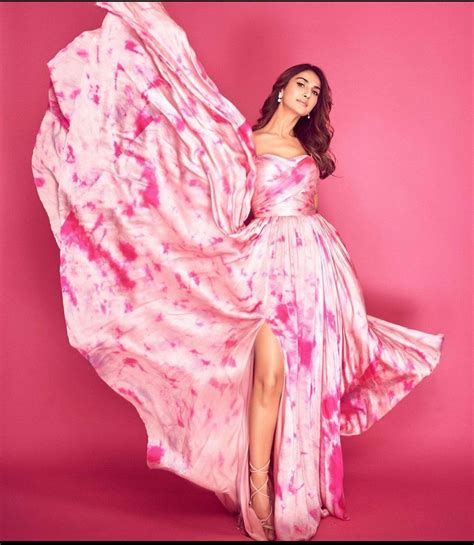 Celebrity fashion designer Shehla Khan spills the beans on the stunning ...