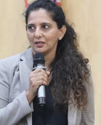 Invited Talk by Alumnus Ms Susheema | SDMIMD