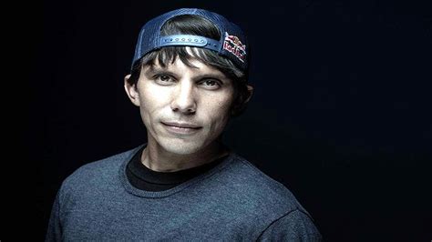 हवा में दिखा रहे थे कलाबाजी, जेटमैन की हादसे में मौत - Trending AajTak