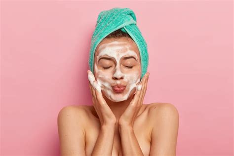 Who Should Use a Foaming Face Wash? – SkinbydrG