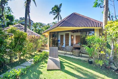 RALPH'S PLACE (Boracay) - B&B Reviews, Photos, Rate Comparison ...