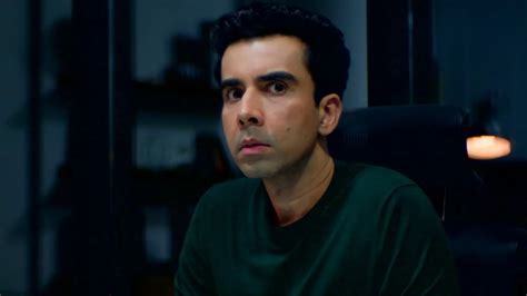 Watch Pitchers Season 2 E2 - The Pivot online in HD on ZEE5