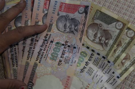 打击腐败出狠招 印度取消大额纸币-搜狐新闻