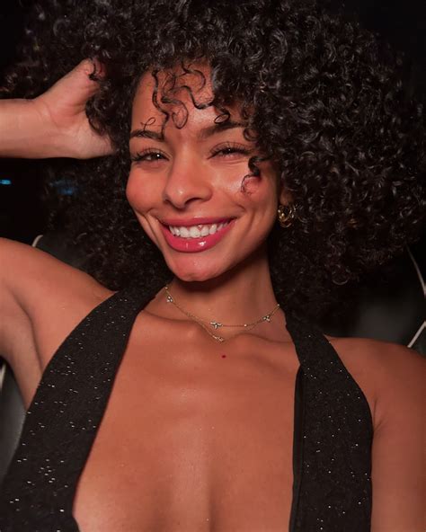 Ally Renee | 🩷 ️💛 | Instagram