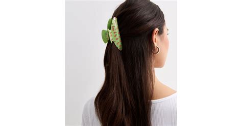 Green Flower Hair Claw Clip | New Look