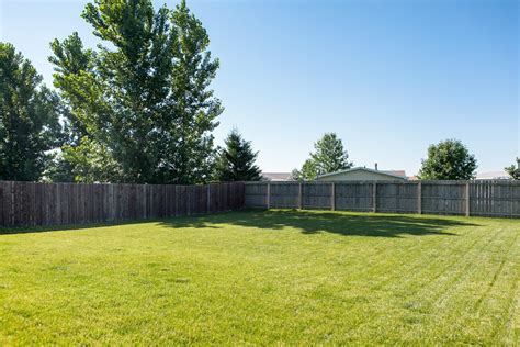 Island Fence Hialeah: Fenced In Yard Estimate