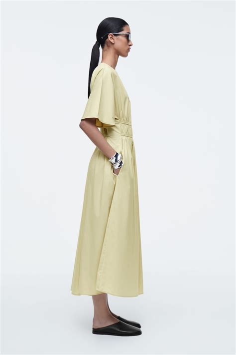 GATHERED OPEN-BACK MIDI DRESS - PISTACHIO | COS