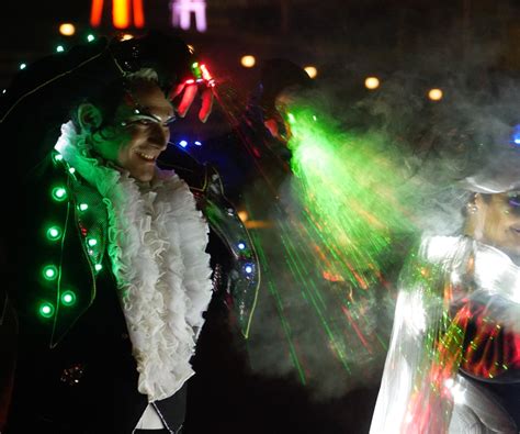 Licht-Walkact Nebulosa & Laserman - OH WOW