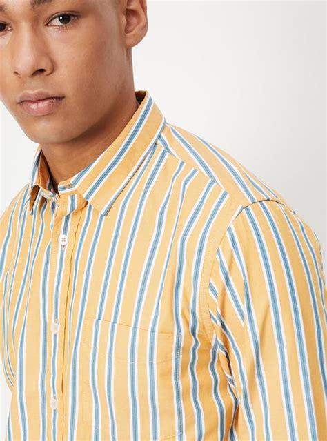 Buy Men Striped Smart Casual Shirt Online at just Rs. 1049.0 ...