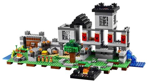 Slideshow: LEGO Minecraft Fortress
