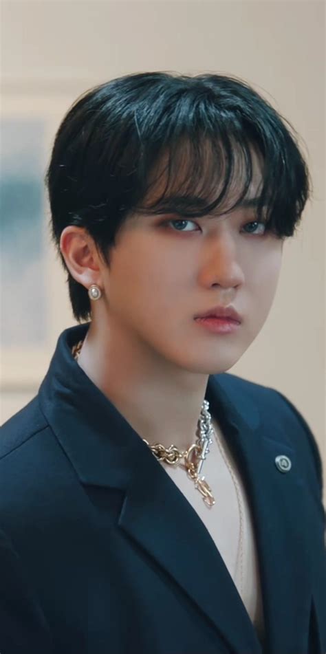 Changbin | Celebridades masculinas, Celebridades coreanas, Seu sorriso é lindo