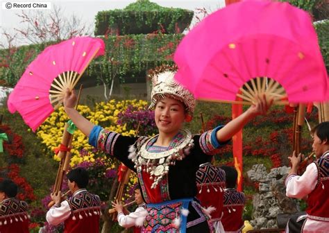 お正月少数民族、踊り歌う伝統芸能―広西柳州市