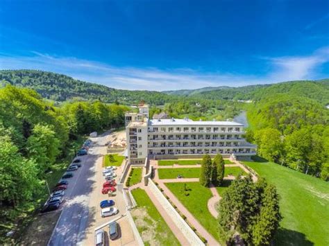 SANATORIUM WIKTOR CECHINI (Zegiestow-Zdroj) - Specialty Resort Reviews ...