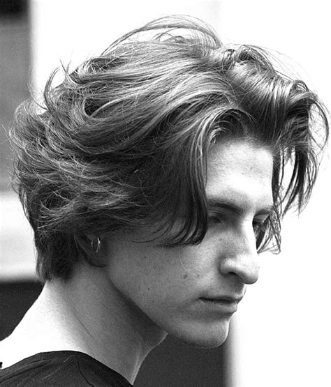 Pinterest | Wavy hair men, Medium hair styles, Middle hair