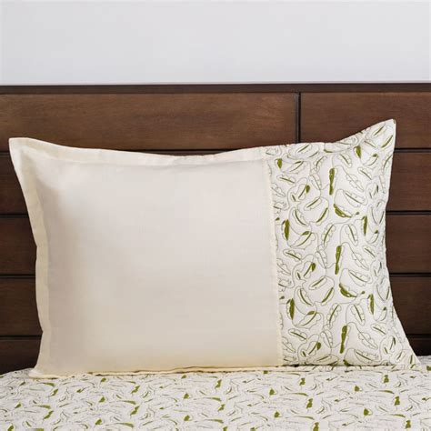 Quilted King Size Bed Cover Off-White Online - Premium Bed Cover | Nestasia