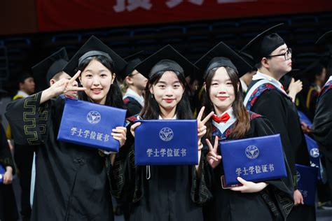 浙江大学2017届研究生毕业典礼丨从此，你是我的母校，我是你的校友
