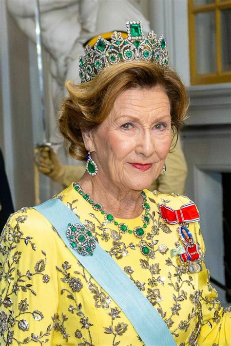 Queen Sonja Attends Golden Jubilee Banquet — Royal Portraits Gallery