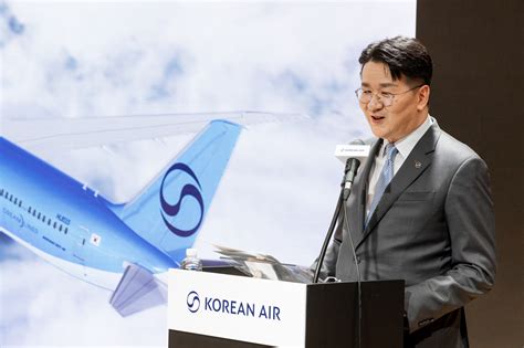 Walter Cho, CEO and chairman of Korean Air, introduces the company's ...