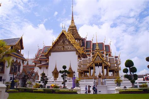 【携程攻略】曼谷大皇宫景点,来曼谷旅游，大皇宫是必去的景点。大皇宫是曼谷乃至泰国的地标性建筑…