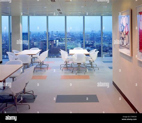 simpson thacher and bartlett offices, citypoint staff room Stock Photo ...