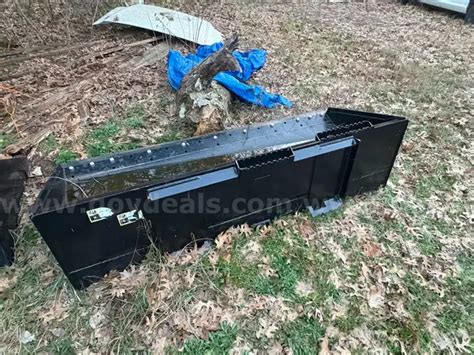 NEW 80 INCH CATERPILLAR SMOOTH SKIDSTEER QUICK ATTACH BUCKET | GovDeals