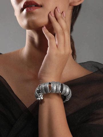 The Charm of Charms: Personalized Charm Bracelets for Casual Style – Rubans