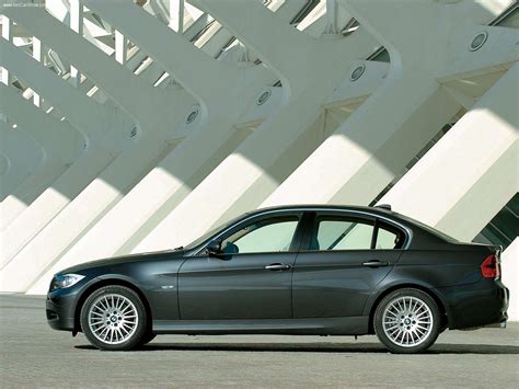BMW 330i (2006) - pictures, information & specs
