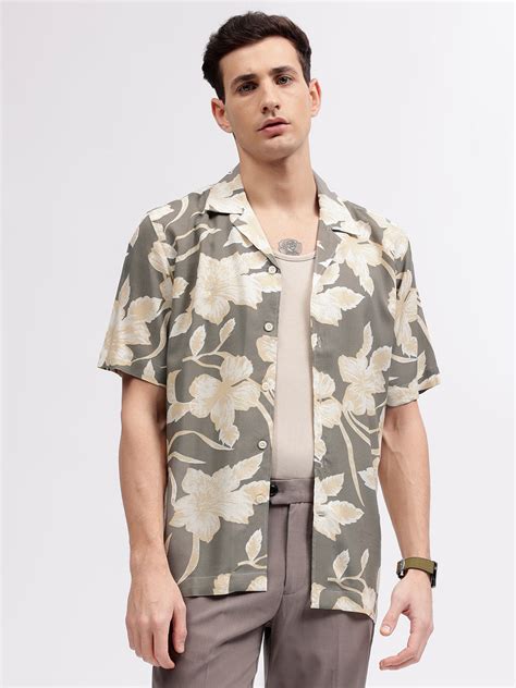 Shop Lindbergh Men Green Floral Print Resort Collar Short Sleeves Shirt ...