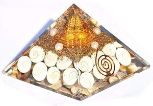 Crystal Divine Gomti Chakra Pyramid: Attract Wealth, Focus, Vastu ...