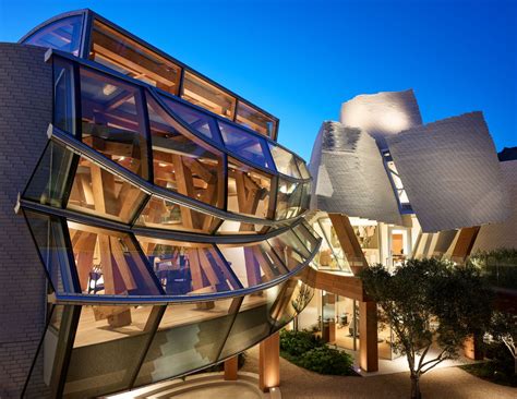Architect Frank Gehry Conjures an Astonishing, Sculptural Home in ...