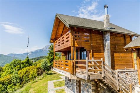 PASITHEA MOUNTAIN CHALET (Feneos) - Lodge Reviews, Photos, Rate ...