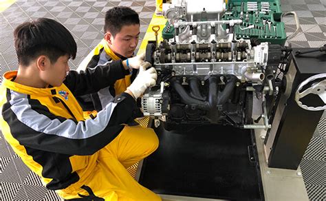 汽车检测与新能源高级技师-武汉万通汽车学校
