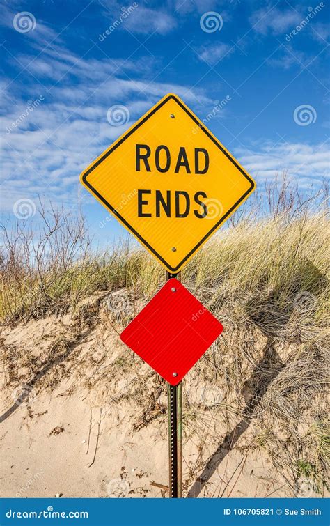 Road Ends Sign Stock Images - 150 Photos