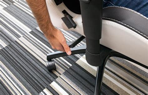 Alienware S5000 Gaming Chair Review 的图像结果